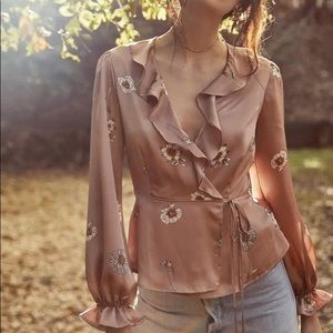 🎉HOSTPICK 🎉ASTR Pink Wrap Blouse size XS